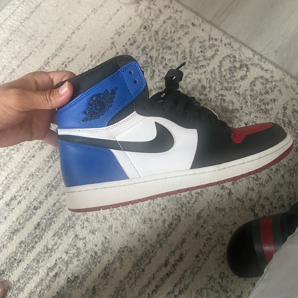 AIR JORDAN 1 RETRO HIGH OG “ TOP 3”